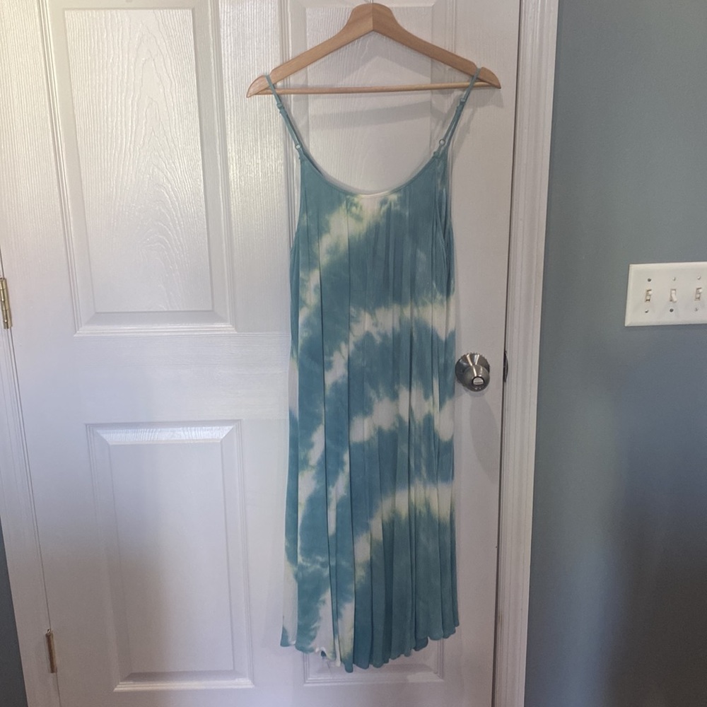 Summer dress - Picture 3 of 3
